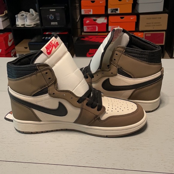 Travis Scott x Air Jordan 1 High UA - Picture 2 of 5
